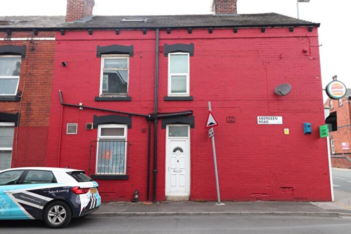 2 Bedroom Property To Rent In Town Street, Armley, Leeds, LS12