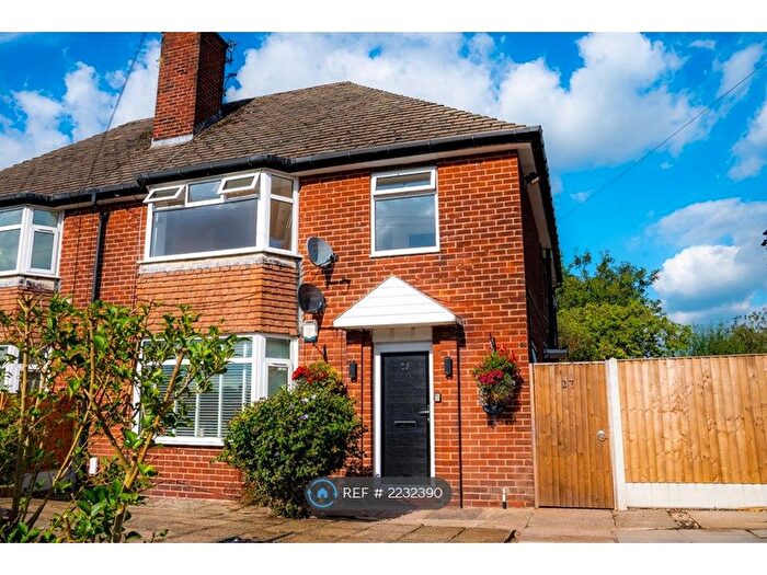 2 Bedroom Flat To Rent In Brinkburn Road, Hazel Grove, Stockport, SK7