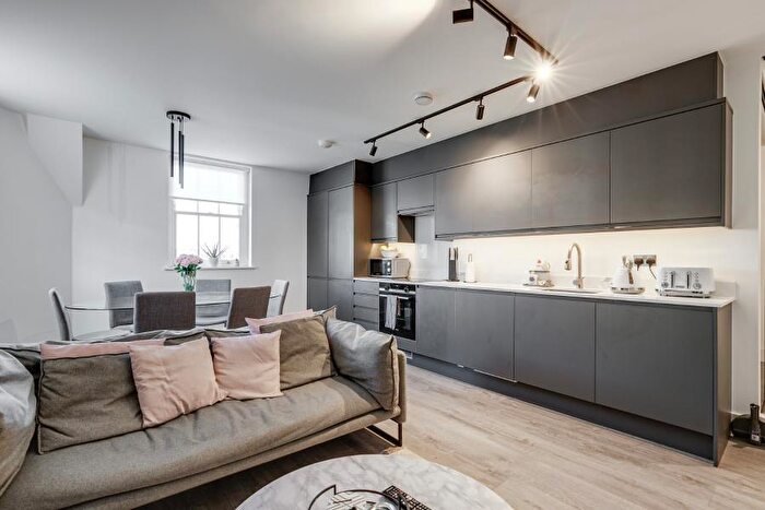 2 Bedroom Apartment To Rent In Mill Lane, West Hampstead, NW6