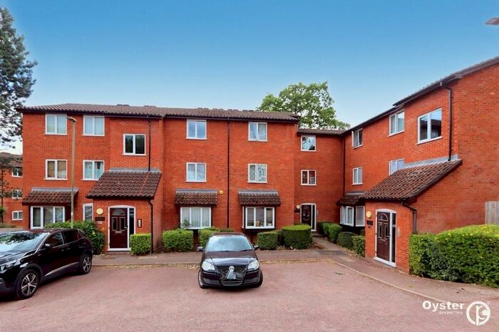 1 Bedroom Flat To Rent In Darwin Close, London, N11