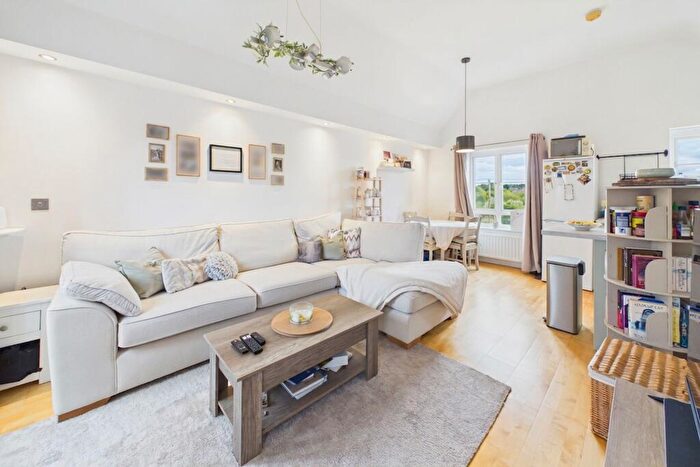 2 Bedroom Apartment For Sale In Maes Deri, Ewloe, CH5
