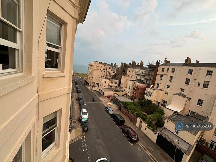 3 Bedroom Flat To Rent In Holland Road, Hove, BN3