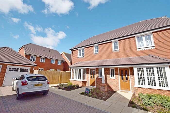 3 Bedroom Semi-Detached House To Rent In Lakeland Avenue, Bognor Regis, West Sussex, PO21