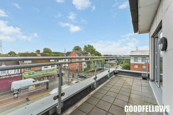 1 Bedroom Apartment To Rent In Cleeve Way, Sutton, SM1