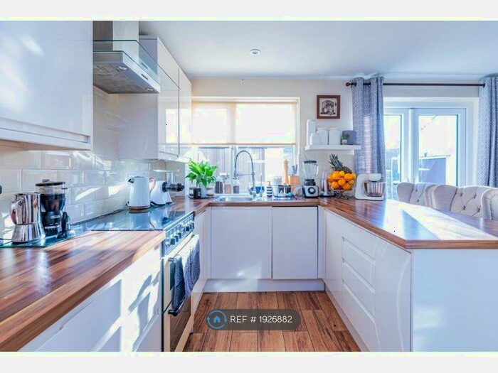 2 Bedroom Terraced House To Rent In Kings Weston Avenue, Bristol, BS11