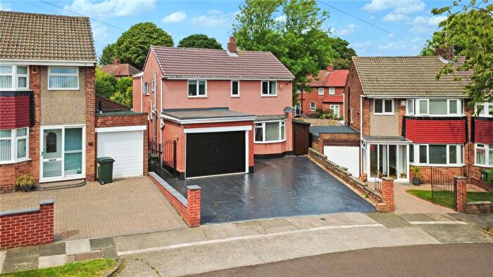 4 Bedroom Detached House For Sale In Oval Park View, Gateshead, NE10