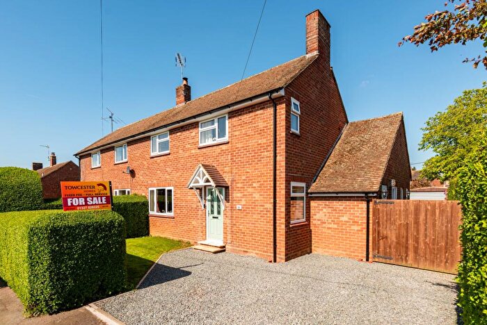 3 Bedroom Semi-Detached House For Sale In Sycamore Road, Greens Norton, NN12