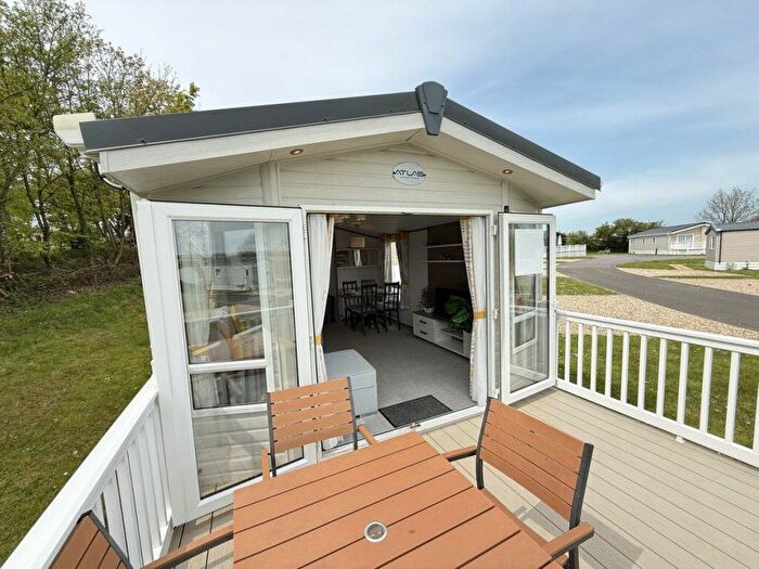2 Bedroom Park Home For Sale In Meadow Lakes Holiday Park, PL26