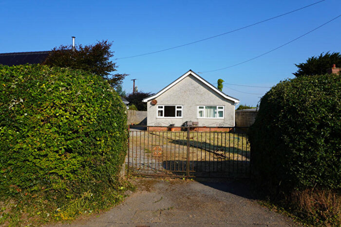 3 Bedroom Detached Bungalow For Sale In Hael Lane Southgate Swansea, SA3