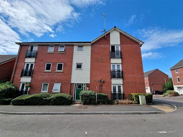 1 Bedroom Flat For Sale In Longacres, Bridgend, CF31