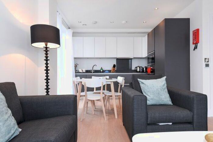 2 Bedroom Flat To Rent In Deptford Bridge, London, SE8