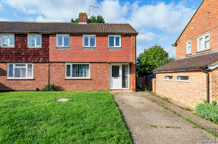 4 Bedroom Semi-Detached House To Rent In Coppice Close, Guildford, GU2