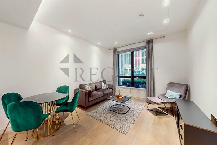 2 Bedroom Flat To Rent In Lincoln Square, Portugal Street, WC2A
