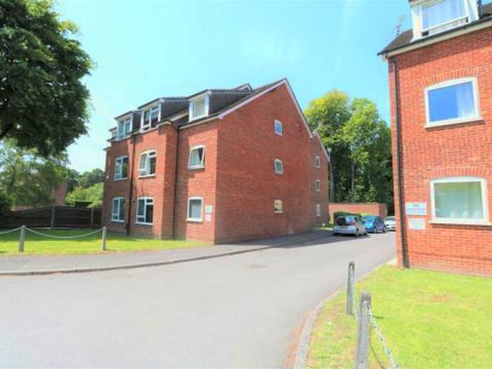 1 Bedroom Flat To Rent In Gordon Road, Camberley, Surrey, GU15