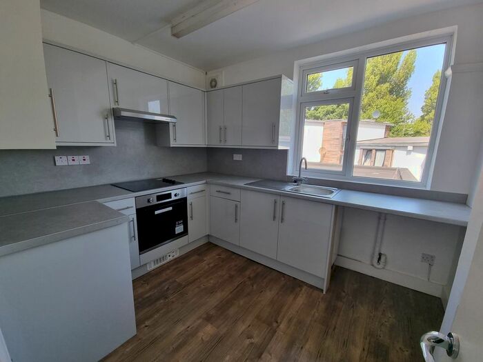 2 Bedroom Flat To Rent In Chingford Road, Chingford, E4