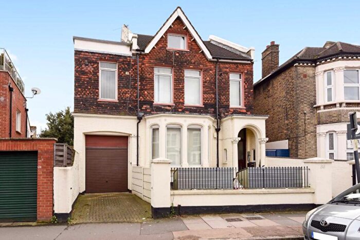 Flat To Rent In Sistova Road, Balham, SW12