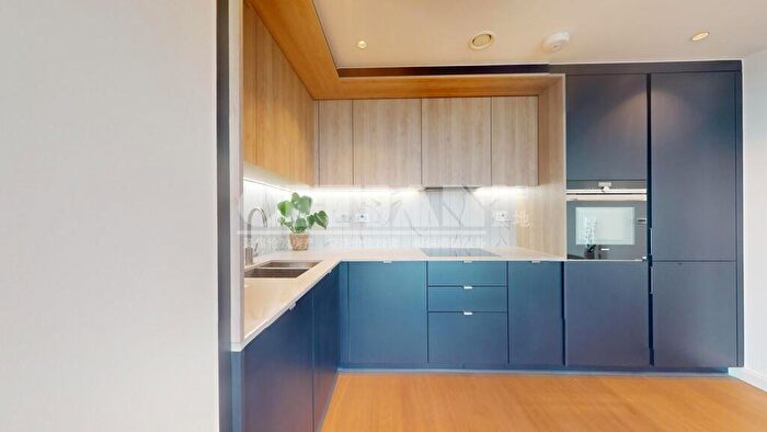 2 Bedroom Flat To Rent In Oval Village, Kennington Ln, London, SE11