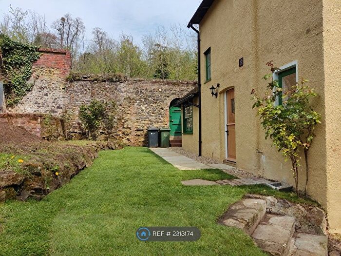 4 Bedroom Semi-Detached House To Rent In Old Manor House Cottages, Guildford, GU5