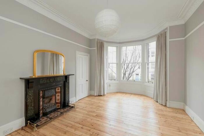 3 Bedroom Flat To Rent In /, Warrender Park Road, Edinburgh, EH9