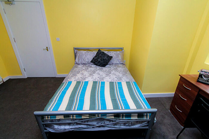 1 Bedroom House To Rent In Ash Grove, Leeds, LS6