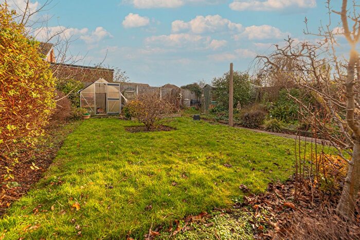 2 Bedroom Semi-Detached Bungalow For Sale In Holmfield Avenue East, Leicester, LE3