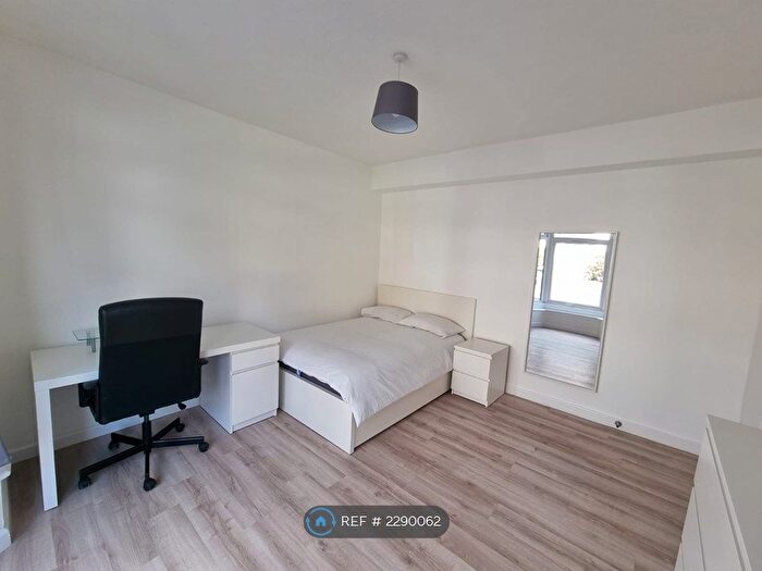 6 Bedroom Terraced House To Rent In Cromwell Road, Southampton, SO15