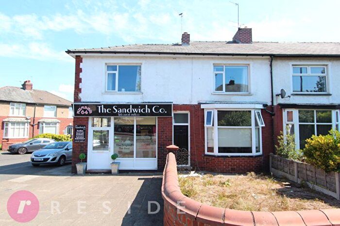 2 Bedroom End Of Terrace House For Sale In Edenfield Road, Meanwood, Rochdale, OL11