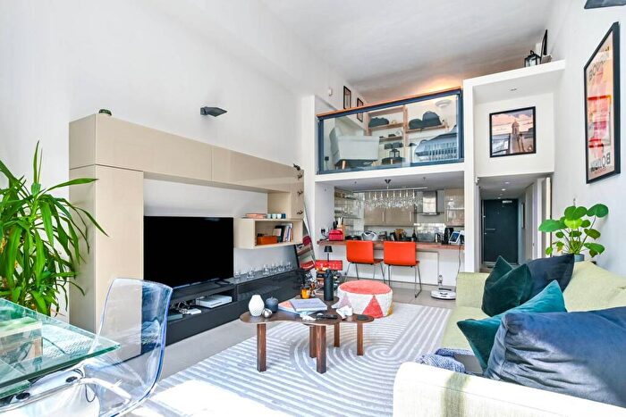 2 Bedroom Flat For Sale In Pentonville Rd, King's Cross, London, N1