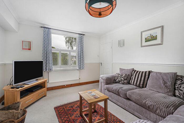 3 Bedroom End Of Terrace House For Sale In Curtis Way, Berkhamsted, HP4