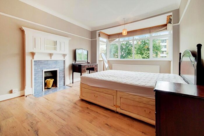 4 Bedroom Detached House To Rent In Atkins Road, London, SW12