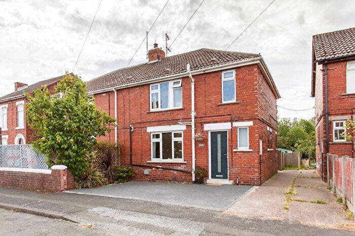 3 Bedroom Semi-Detached House For Sale In Portland Street, Clowne, S43