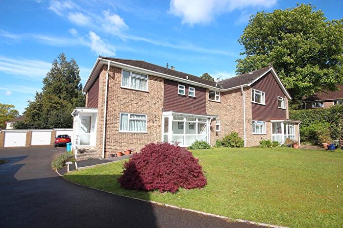 2 Bedroom Apartment For Sale In Birkdale Court, Broadstone, Dorset, BH18