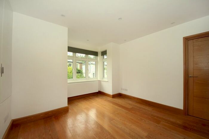 1 Bedroom Flat To Rent In Avenue Road, London, W3