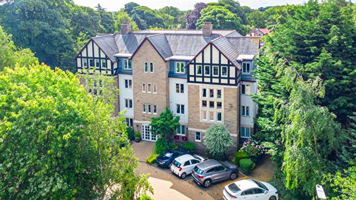 1 Bedroom Flat For Sale In Rosewood Court, Park Avenue, Roundhay, Leeds, LS8