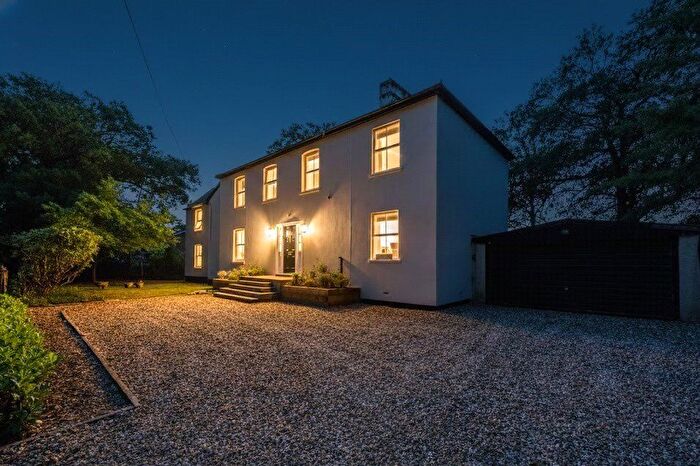 4 Bedroom Detached House For Sale In Hollybush Lane, Burghfield Common, Reading, Berkshire, RG7