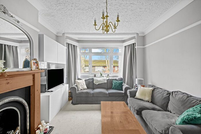 2 Bedroom Flat To Rent In Churchdale Court, Harvard Road, W4