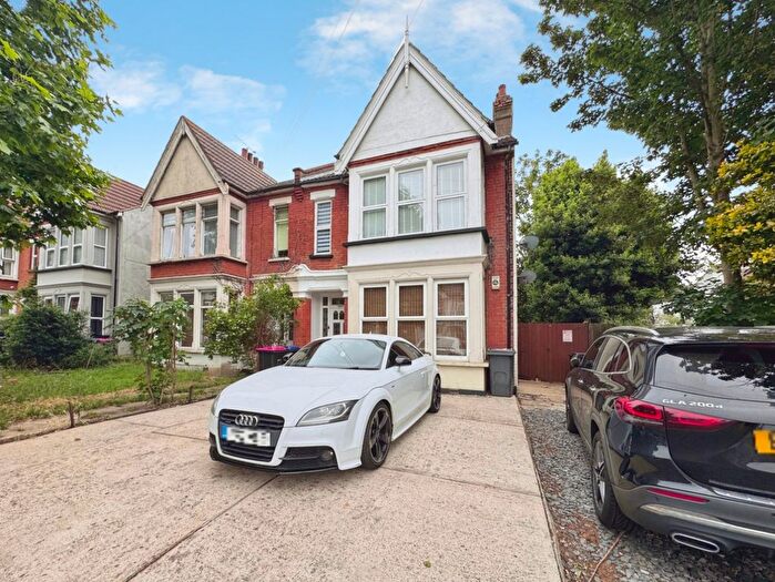 2 Bedroom Flat To Rent In Argyll Road, Westcliff-On-Sea, SS0