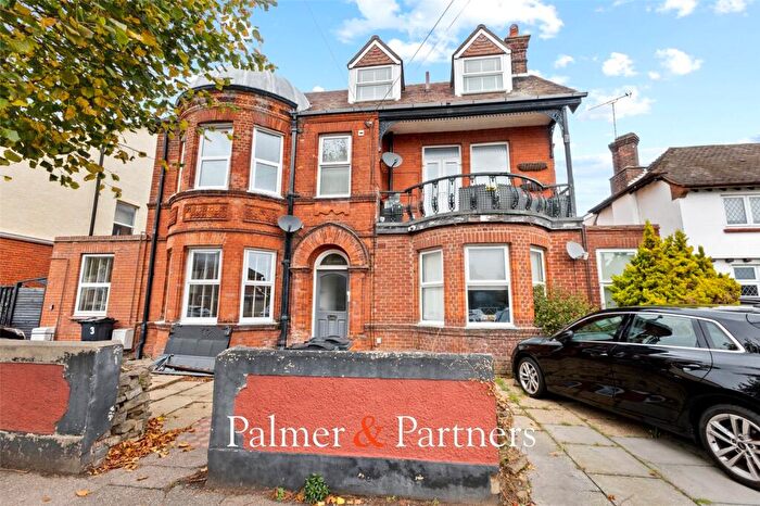 2 Bedroom Apartment For Sale In Skelmersdale Road, Clacton-on-Sea, Essex, CO15