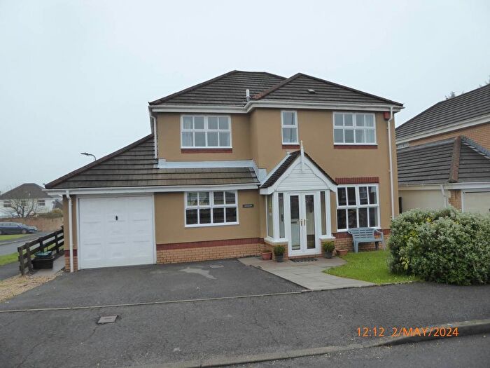 4 Bedroom Detached House To Rent In Cwrt Y Cloch, Peniel, Carmarthen, SA32