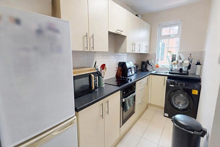 1 Bedroom Flat To Rent In Upper Rock Gardens, Kemptown, Brighton, BN2