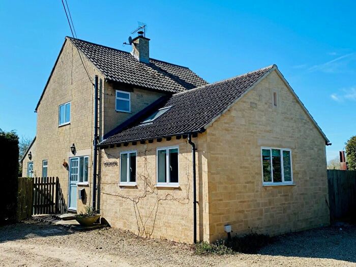 3 Bedroom Detached House To Rent In Banbury Road, Bicester, Oxfordshire, OX27