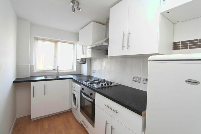 1 Bedroom Flat To Rent In April Close, London W7