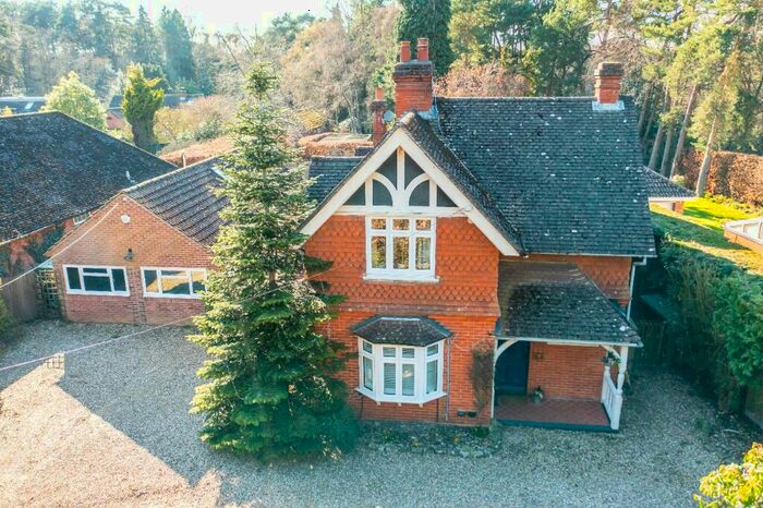 4 Bedroom Detached House For Sale In Heatherwold, Newtown. Newbury, RG20