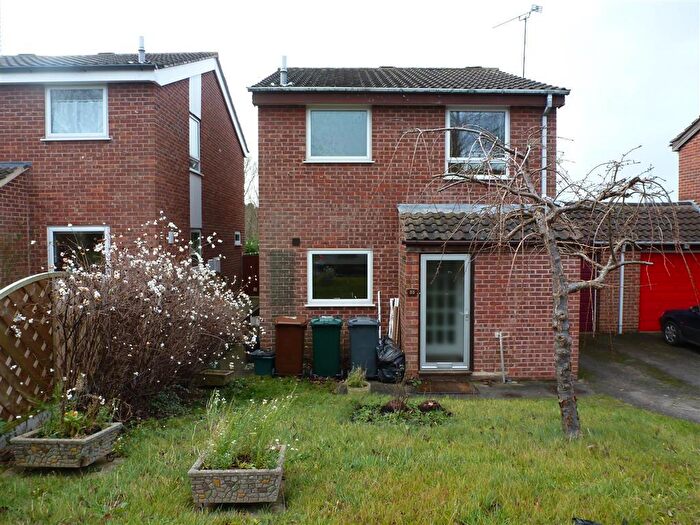 3 Bedroom Property To Rent In Pinfold Close, Repton, Derby, DE65