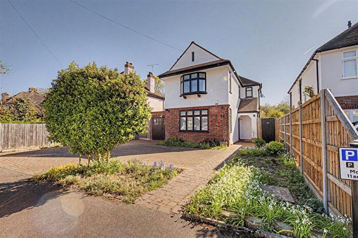 3 Bedroom Detached House For Sale In Churchill Road, St. Albans, AL1