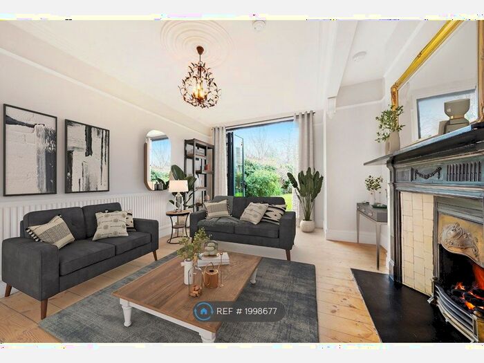 2 Bedroom Flat To Rent In Priory Road Crouch End, London, N8