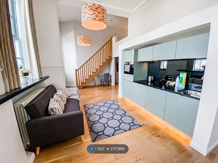 1 Bedroom Flat To Rent In Mcdonald Road, Edinburgh, EH7