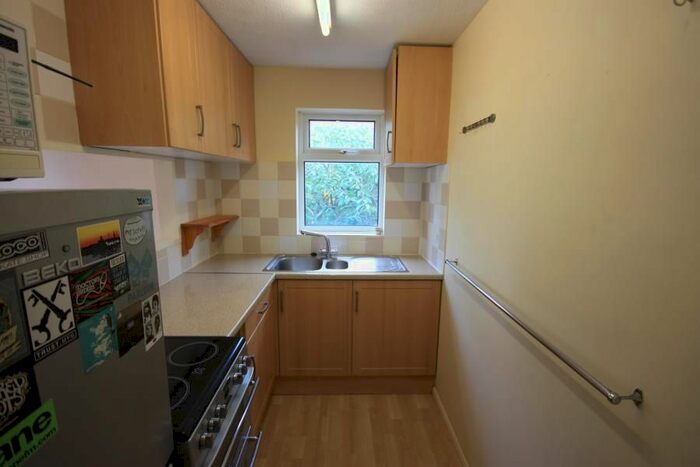 2 Bedroom Maisonette To Rent In Bradfield Close, Burpham, Guildford, GU4