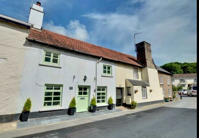 2 Bedroom Cottage For Sale In Church Street, Braunton, EX33