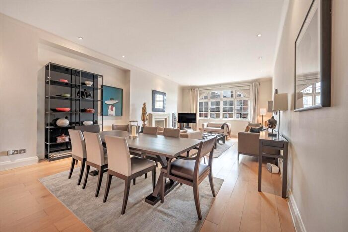 2 Bedroom Apartment To Rent In North Gate, Prince Albert Road, St John's Wood, London, NW8